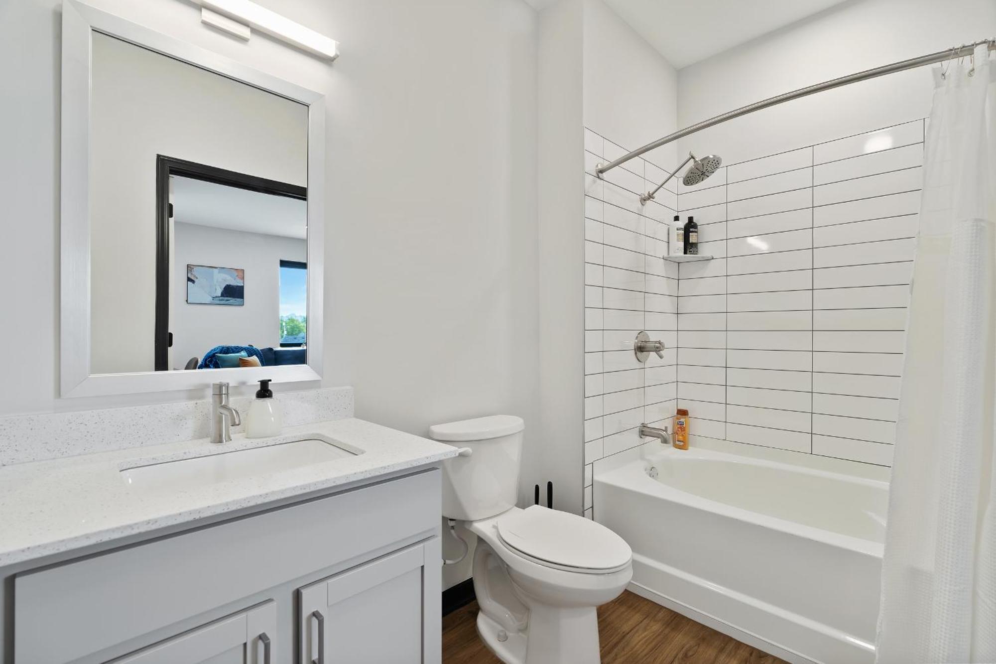 Apartment Cozysuites On Mass With Garage Parking #7 *