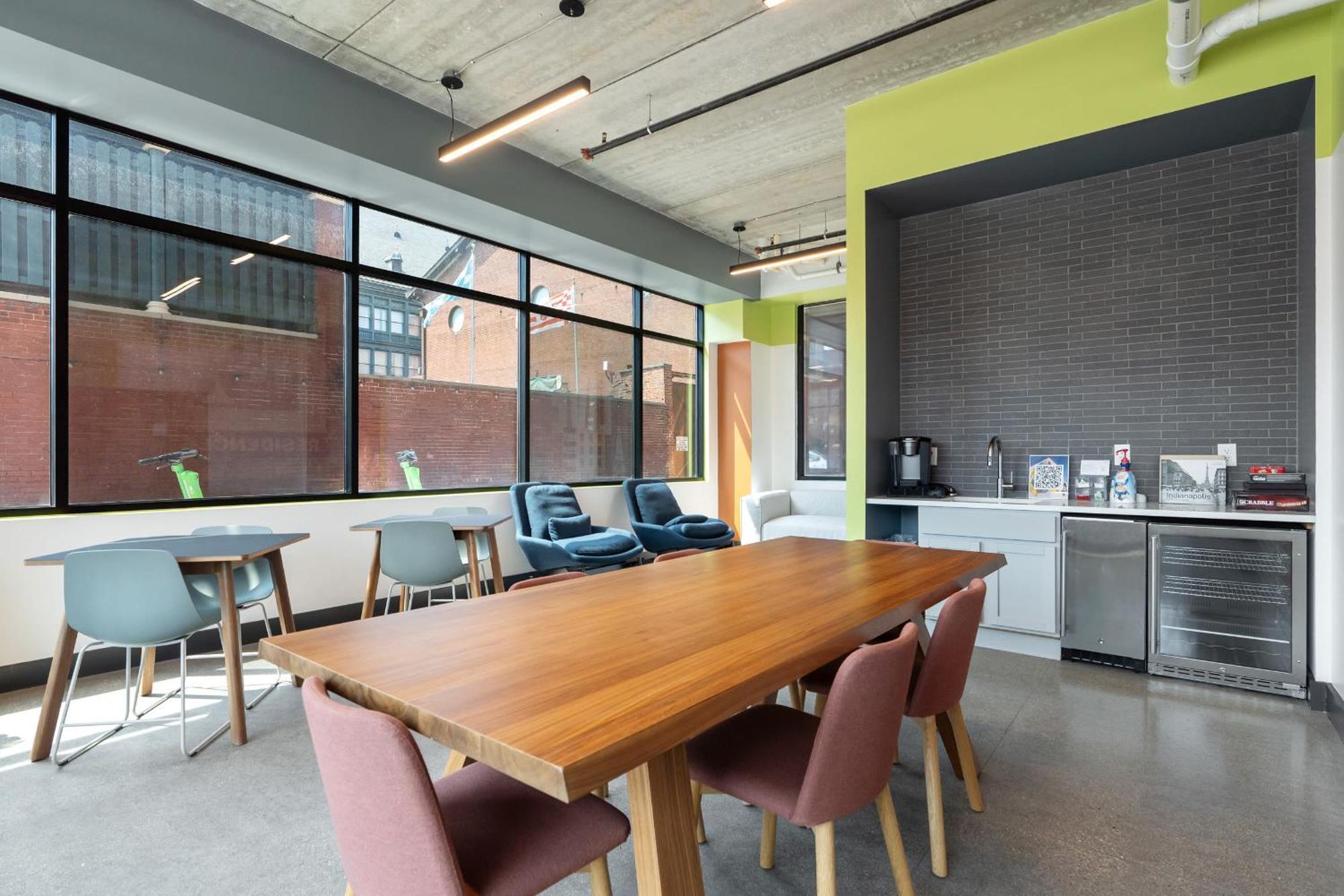 Cozysuites On Mass With Garage Parking #7 * Indianapolis